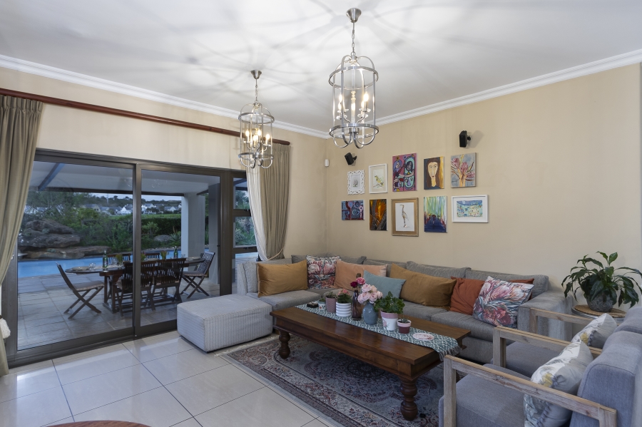 5 Bedroom Property for Sale in De Wijnlanden Residential Estate Western Cape